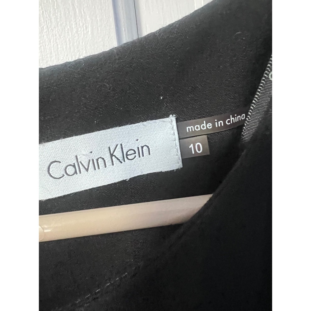 Calvin Klein Sheath Dress Women 10 Black Buckle Waist Zip - Picture 2 of 7